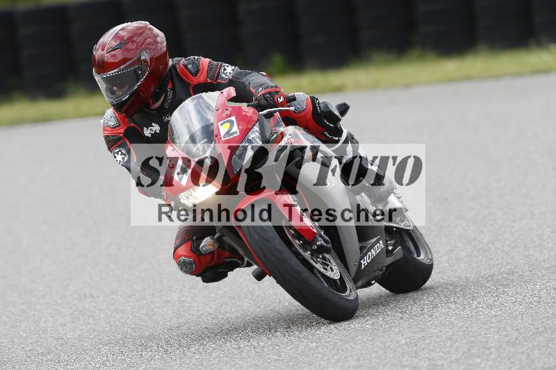 /Archiv-2025/09 22.04.2025 Cornu Master School ADR/rot-rouge/42